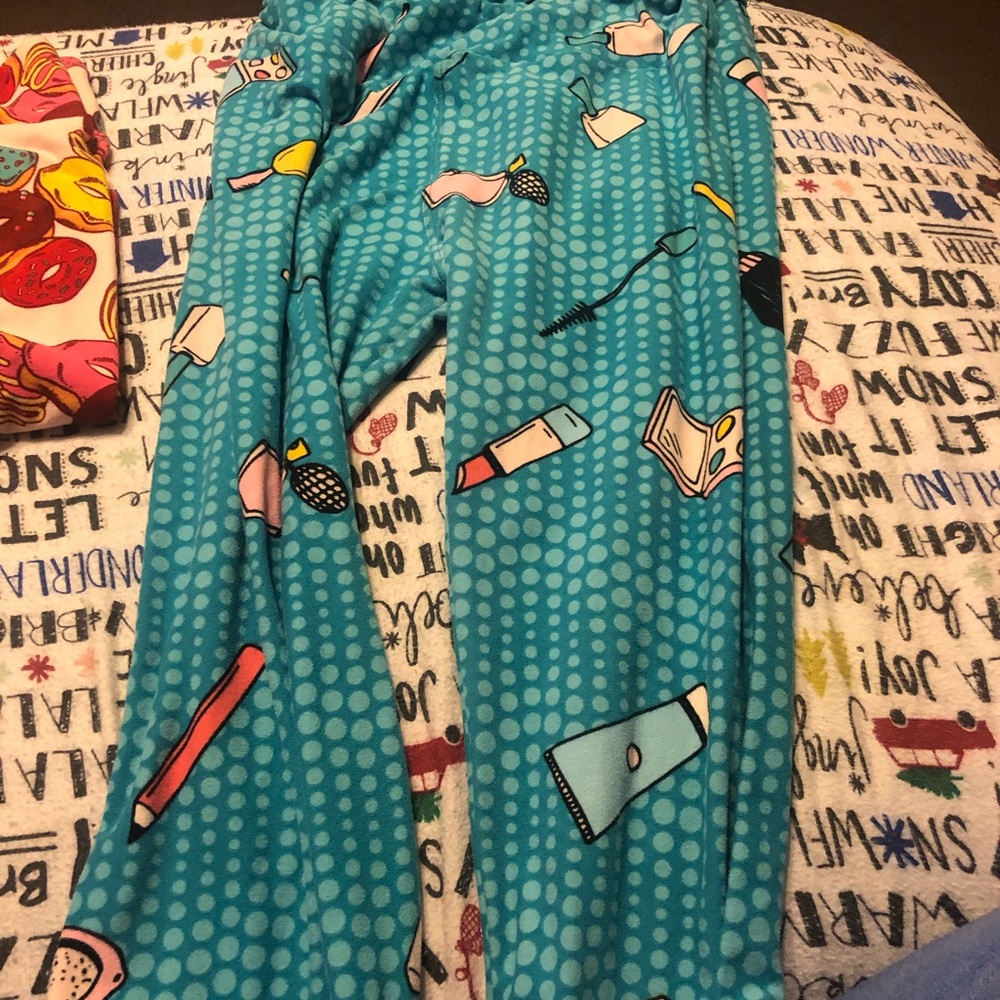 Used teal blue I would say with make up on it